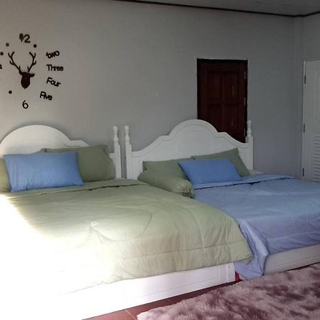 Reindeer House Wat Chedi 4 People Hotel Sichon Bagian luar foto