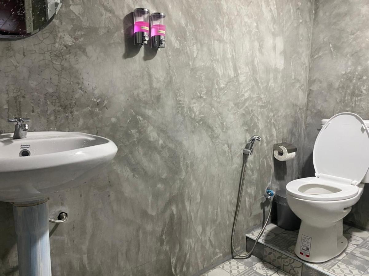 Reindeer House Wat Chedi 4 People Hotel Sichon Bagian luar foto