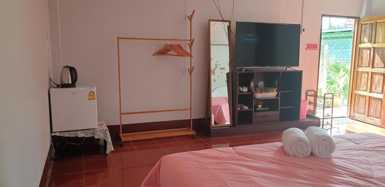 Reindeer House Wat Chedi 4 People Hotel Sichon Bagian luar foto