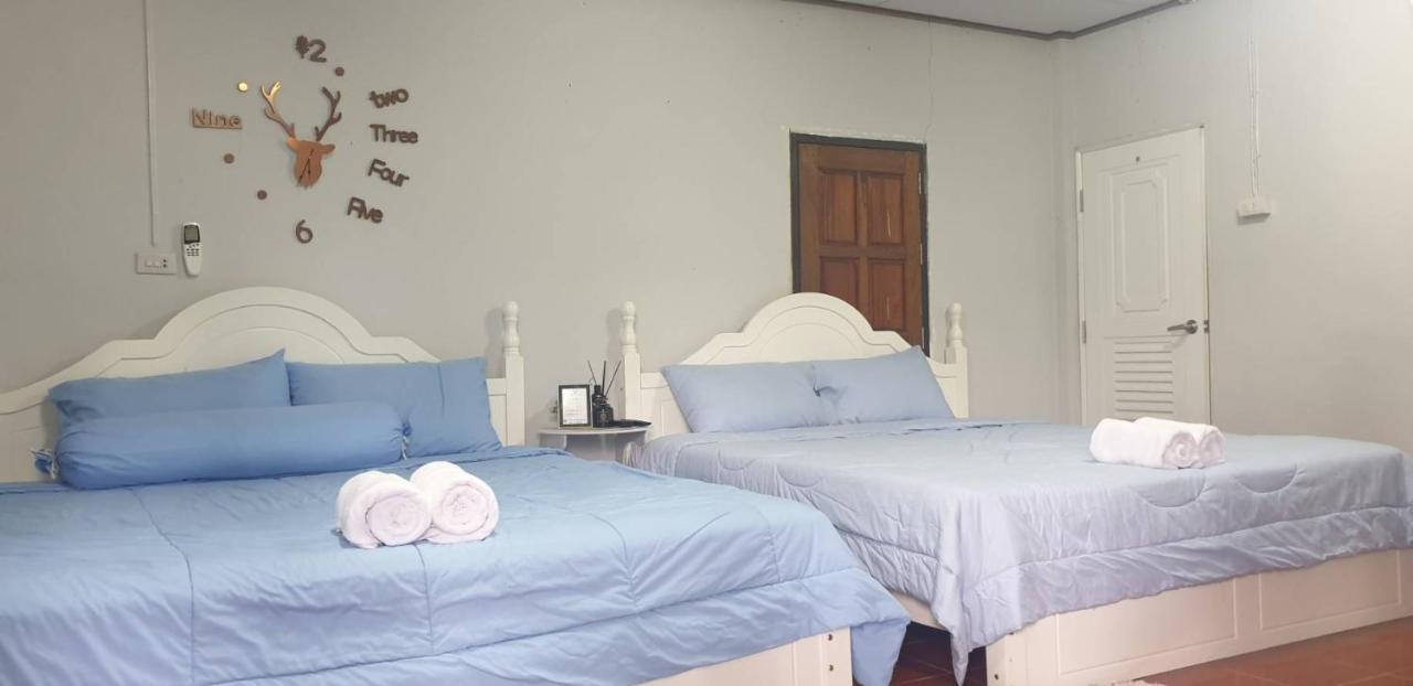 Reindeer House Wat Chedi 4 People Hotel Sichon Bagian luar foto